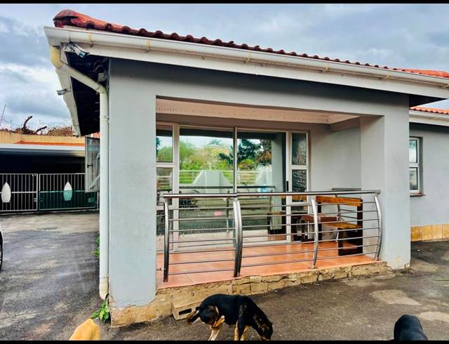 4 BEDROOM HOUSE FOR SALE IN NEWLANDS WEST